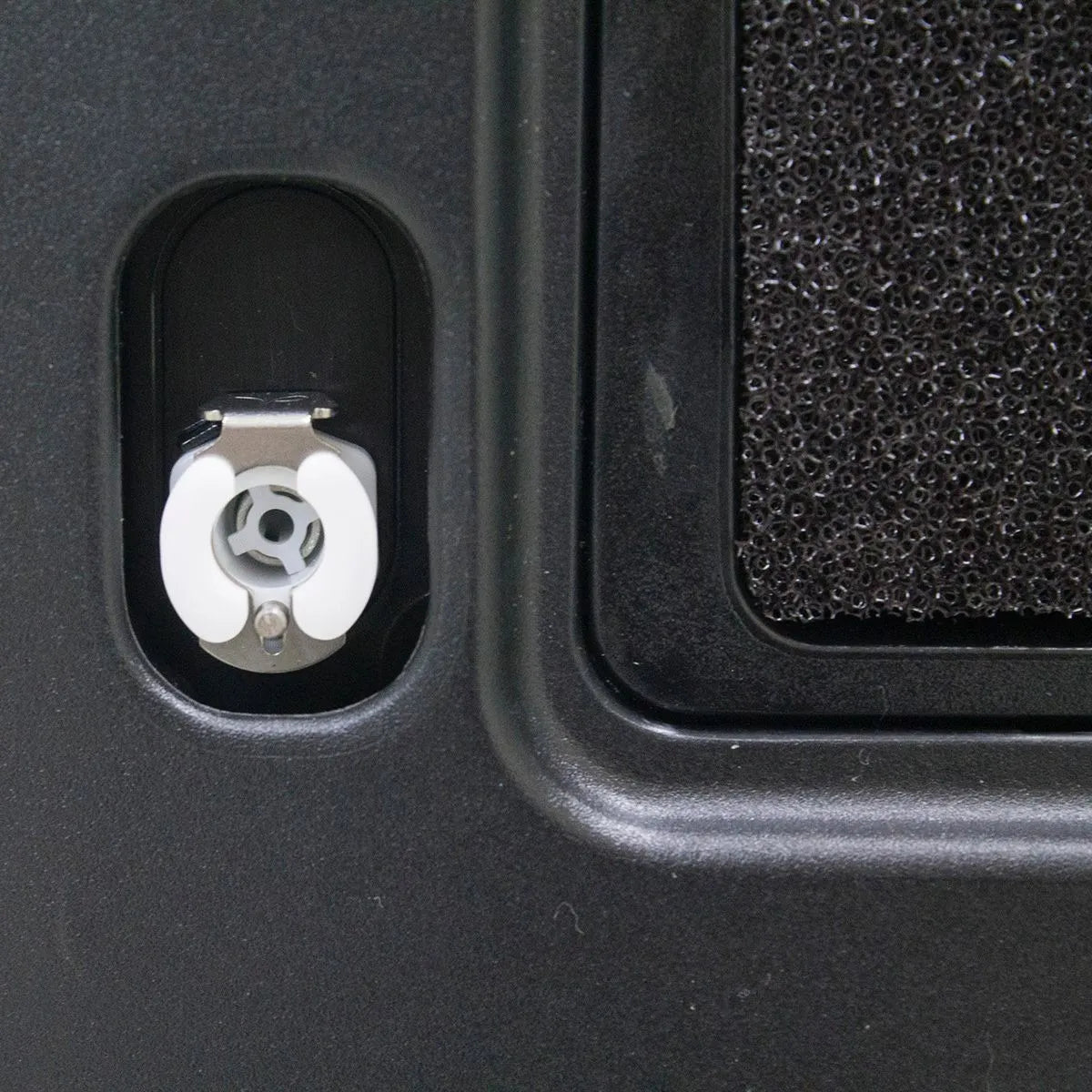 Panel de indicadores del Concentrador de Oxígeno 10L con alarma visual y auditiva para máxima seguridad del paciente.