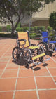 Silla de Ruedas Plegable de Lujo con Descansapiés Respaldo Reclinable y Ruedas Todoterreno Movilidad Reducida Respaldo Abatible Frenos de Palanca Empuñaduras Ergonómicas para Traslado