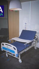Cama Hospitalaria Manual Porta Suero 4 Ganchos Mesa Color Blanco Colchón Impermeable Mesa Ajustable Barandales Abatibles Cabecera Y Piecera Desmontables Ruedas Con Freno